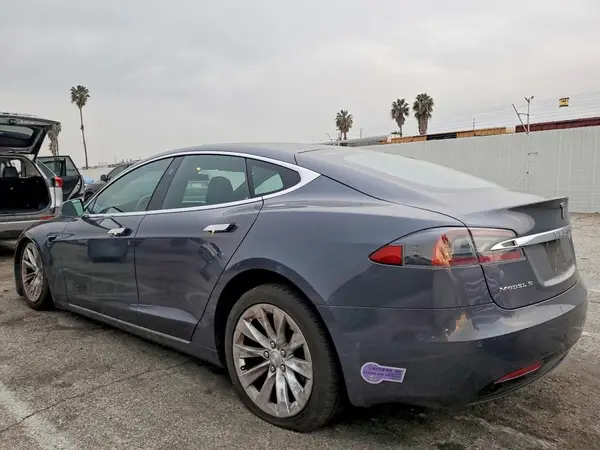 5YJSA1E20JF295058 2018 TESLA MODEL S - Image 2
