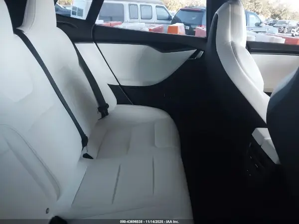 5YJSA1E20KF306383 2019 TESLA MODEL S - Image 8