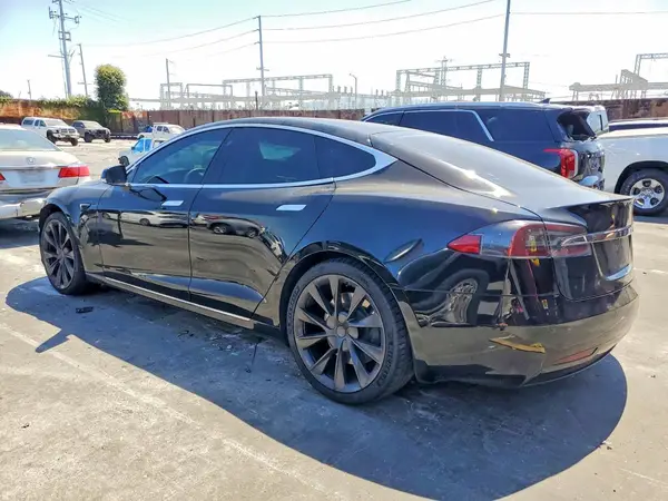 5YJSA1E20KF333860 2019 TESLA MODEL S - Image 2