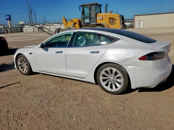5YJSA1E20KF343823 2019 TESLA MODEL S - Image 2