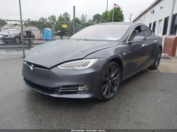 5YJSA1E20LF356055 2020 TESLA MODEL S - Image 2
