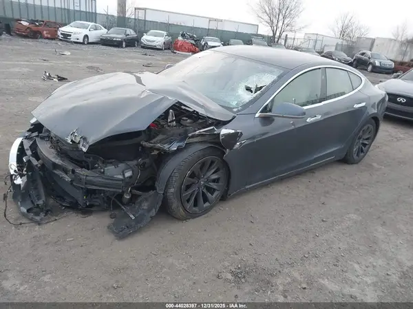 5YJSA1E20LF399827 2020 TESLA MODEL S - Image 2