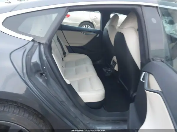 5YJSA1E20LF399827 2020 TESLA MODEL S - Image 8