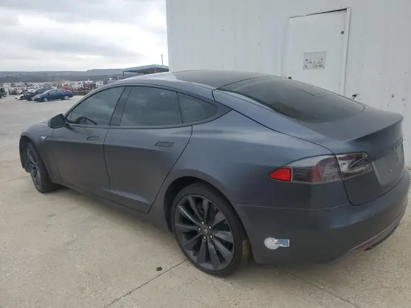 5YJSA1E21GF128586 2016 TESLA MODEL S - Image 2