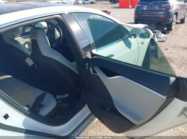 5YJSA1E21GF146232 2016 TESLA MODEL S - Image 8