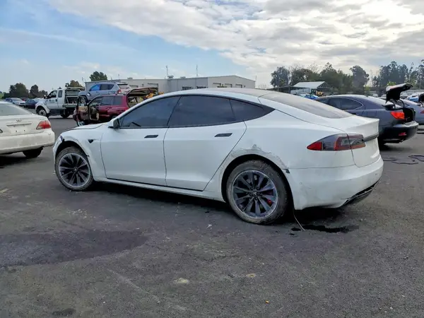 5YJSA1E21JF243180 2018 TESLA MODEL S - Image 2