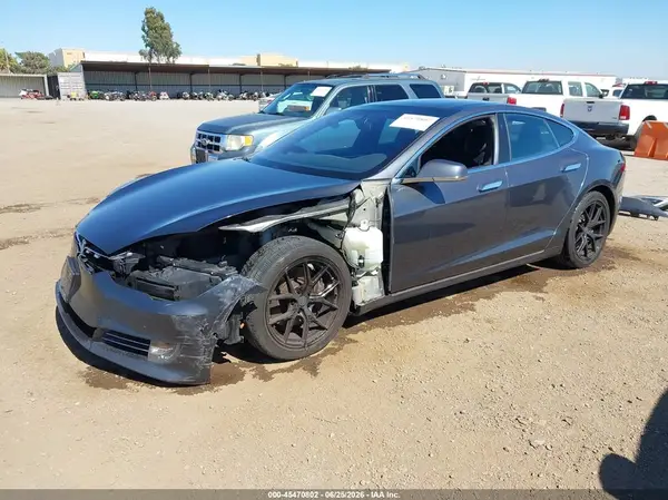 5YJSA1E21JF249111 2018 TESLA MODEL S - Image 2