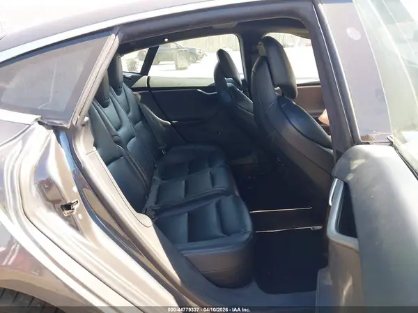 5YJSA1E21JF249576 2018 TESLA MODEL S - Image 8