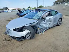 5YJSA1E21JF252395 2018 TESLA MODEL S