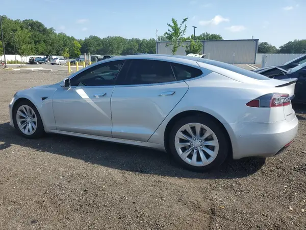 5YJSA1E21JF253949 2018 TESLA MODEL S - Image 2