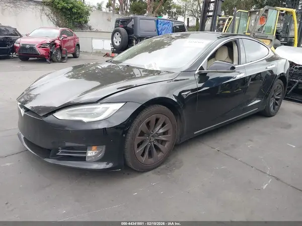 5YJSA1E21JF256852 2018 TESLA MODEL S - Image 2