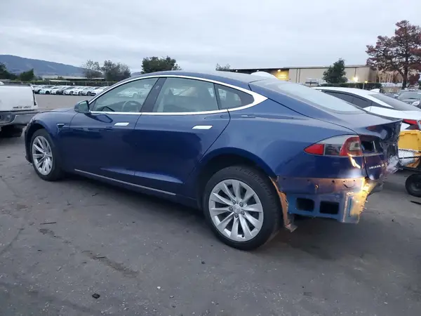 5YJSA1E21JF257094 2018 TESLA MODEL S - Image 2