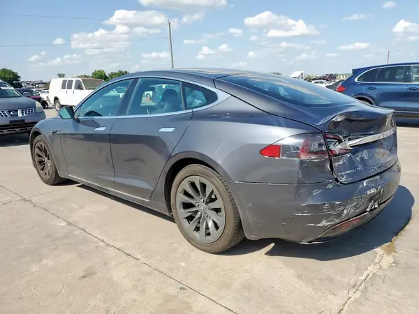 5YJSA1E21JF260383 2018 TESLA MODEL S - Image 2