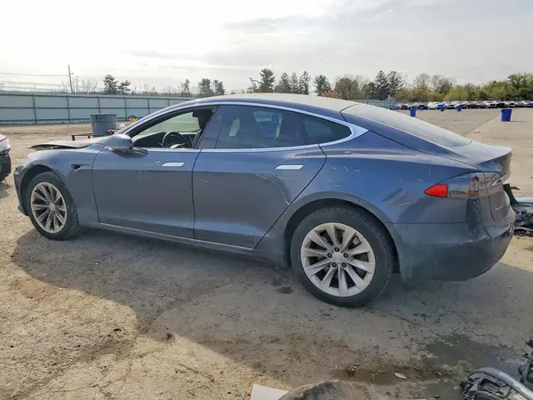 5YJSA1E21JF264319 2018 TESLA MODEL S - Image 2