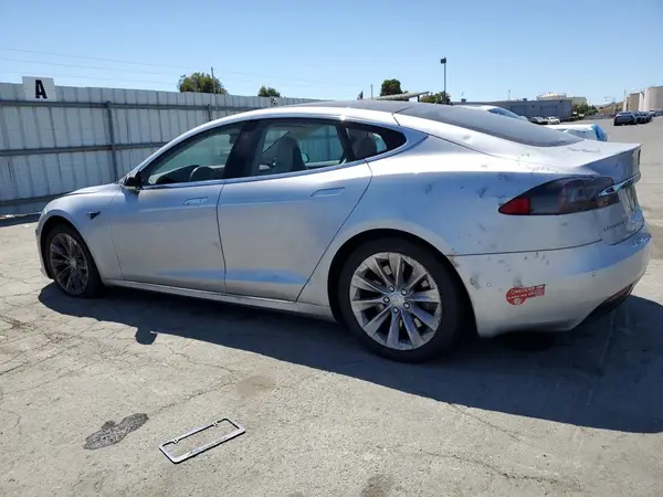 5YJSA1E21JF271352 2018 TESLA MODEL S - Image 2