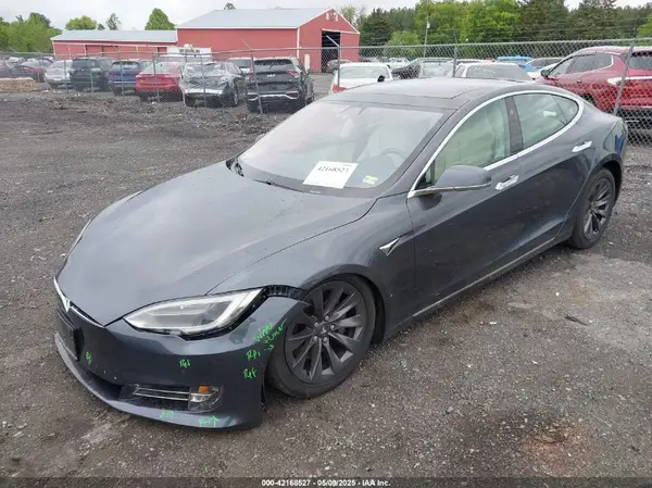 5YJSA1E21JF275448 2018 TESLA MODEL S - Image 2