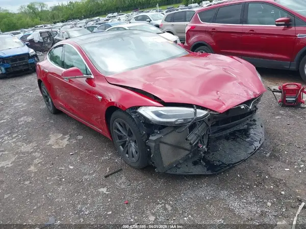 5YJSA1E21JF275546 2018 TESLA MODEL S - Image 1