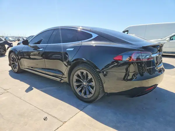 5YJSA1E21JF275577 2018 TESLA MODEL S - Image 2