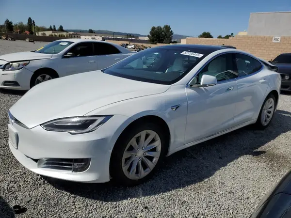 5YJSA1E21JF276826 2018 TESLA MODEL S - Image 1