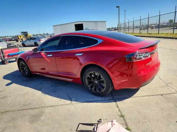 5YJSA1E21JF278575 2018 TESLA MODEL S - Image 2