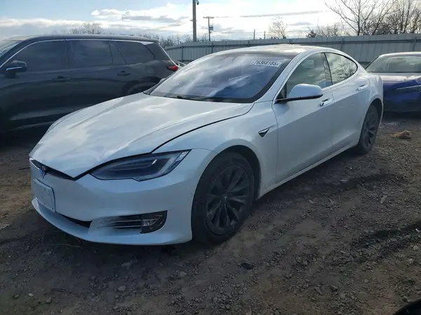 5YJSA1E21JF284778 2018 TESLA MODEL S - Image 1