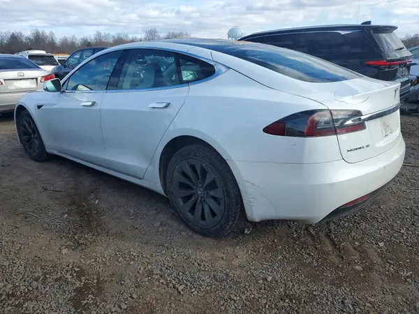 5YJSA1E21JF284778 2018 TESLA MODEL S - Image 2