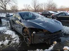 5YJSA1E21JF284831 2018 TESLA MODEL S