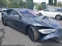 5YJSA1E21JF293285 2018 TESLA MODEL S