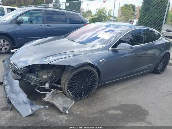 5YJSA1E21JF293285 2018 TESLA MODEL S - Image 2