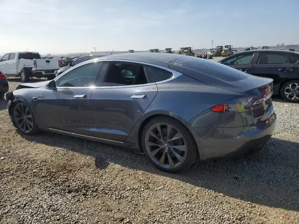 5YJSA1E21JF298132 2018 TESLA MODEL S - Image 2