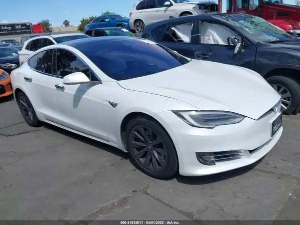 5YJSA1E21KF299976 2019 TESLA MODEL S - Image 1