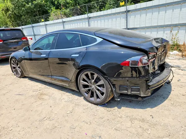 5YJSA1E21KF306005 2019 TESLA MODEL S - Image 2