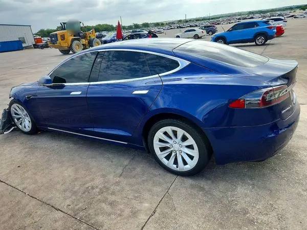5YJSA1E22HF195330 2017 TESLA MODEL S - Image 2