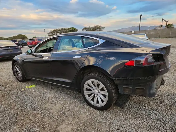 5YJSA1E22HF200624 2017 TESLA MODEL S - Image 2