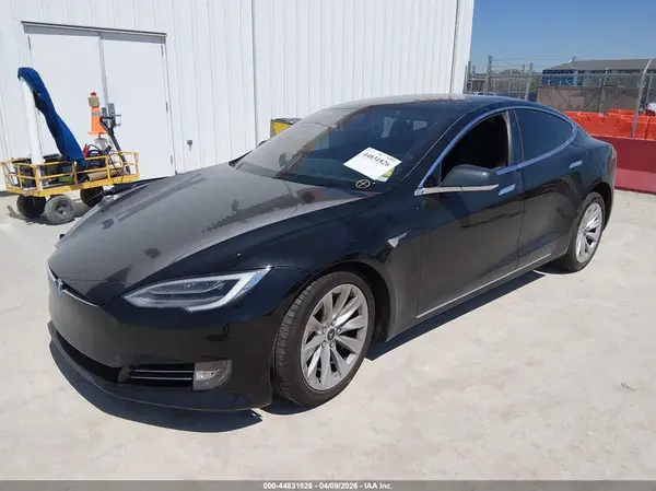 5YJSA1E22HF230495 2017 TESLA MODEL S - Image 2