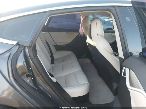 5YJSA1E22HF231680 2017 TESLA MODEL S - Image 8