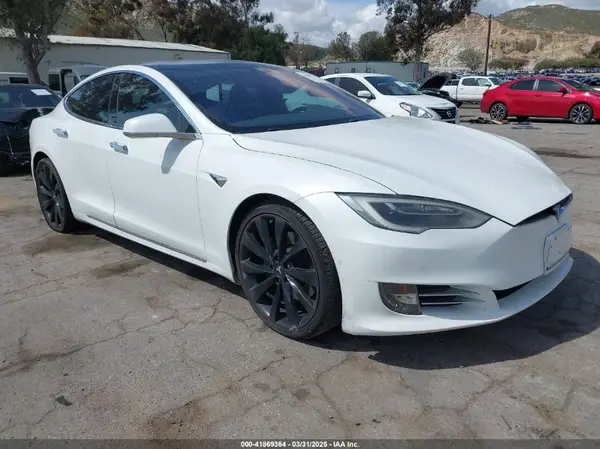 5YJSA1E22JF246928 2018 TESLA MODEL S - Image 1