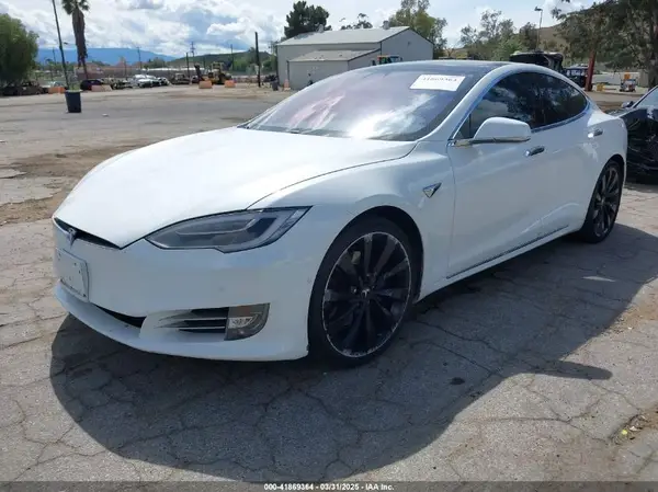 5YJSA1E22JF246928 2018 TESLA MODEL S - Image 2