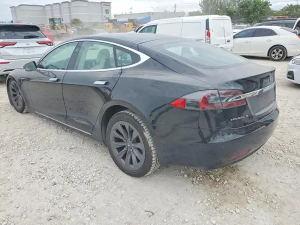 5YJSA1E22JF249814 2018 TESLA MODEL S - Image 2