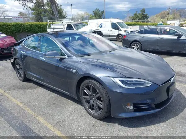 5YJSA1E22JF250185 2018 TESLA MODEL S - Image 1