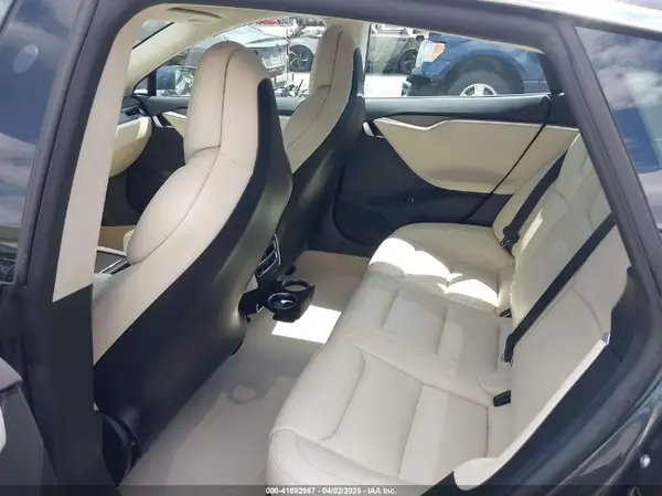 5YJSA1E22JF250185 2018 TESLA MODEL S - Image 8