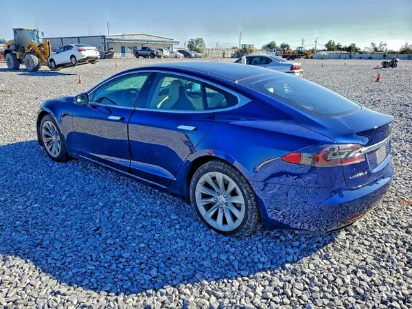 5YJSA1E22JF260280 2018 TESLA MODEL S - Image 2