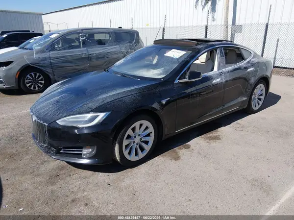 5YJSA1E22JF260912 2018 TESLA MODEL S - Image 2