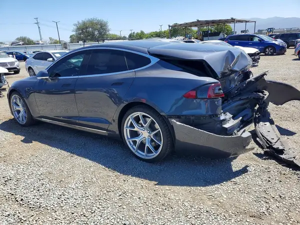 5YJSA1E22JF265270 2018 TESLA MODEL S - Image 2