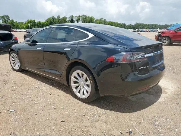 5YJSA1E22JF266693 2018 TESLA MODEL S - Image 2