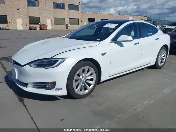 5YJSA1E22JF271649 2018 TESLA MODEL S - Image 2