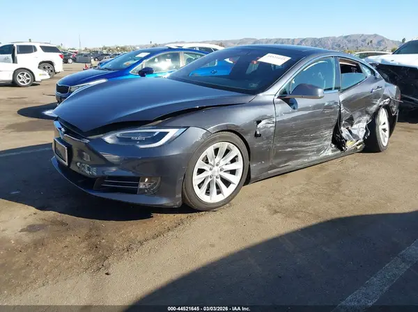 5YJSA1E22JF275460 2018 TESLA MODEL S - Image 2