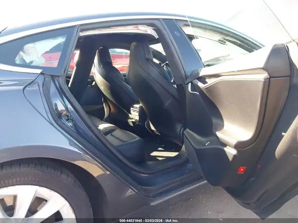 5YJSA1E22JF275460 2018 TESLA MODEL S - Image 8
