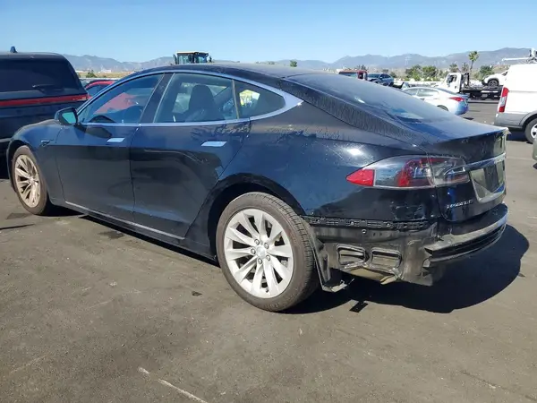 5YJSA1E22JF277242 2018 TESLA MODEL S - Image 2
