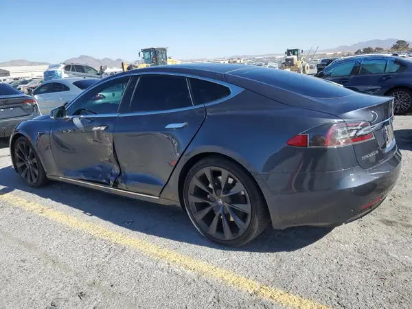 5YJSA1E22JF284885 2018 TESLA MODEL S - Image 2